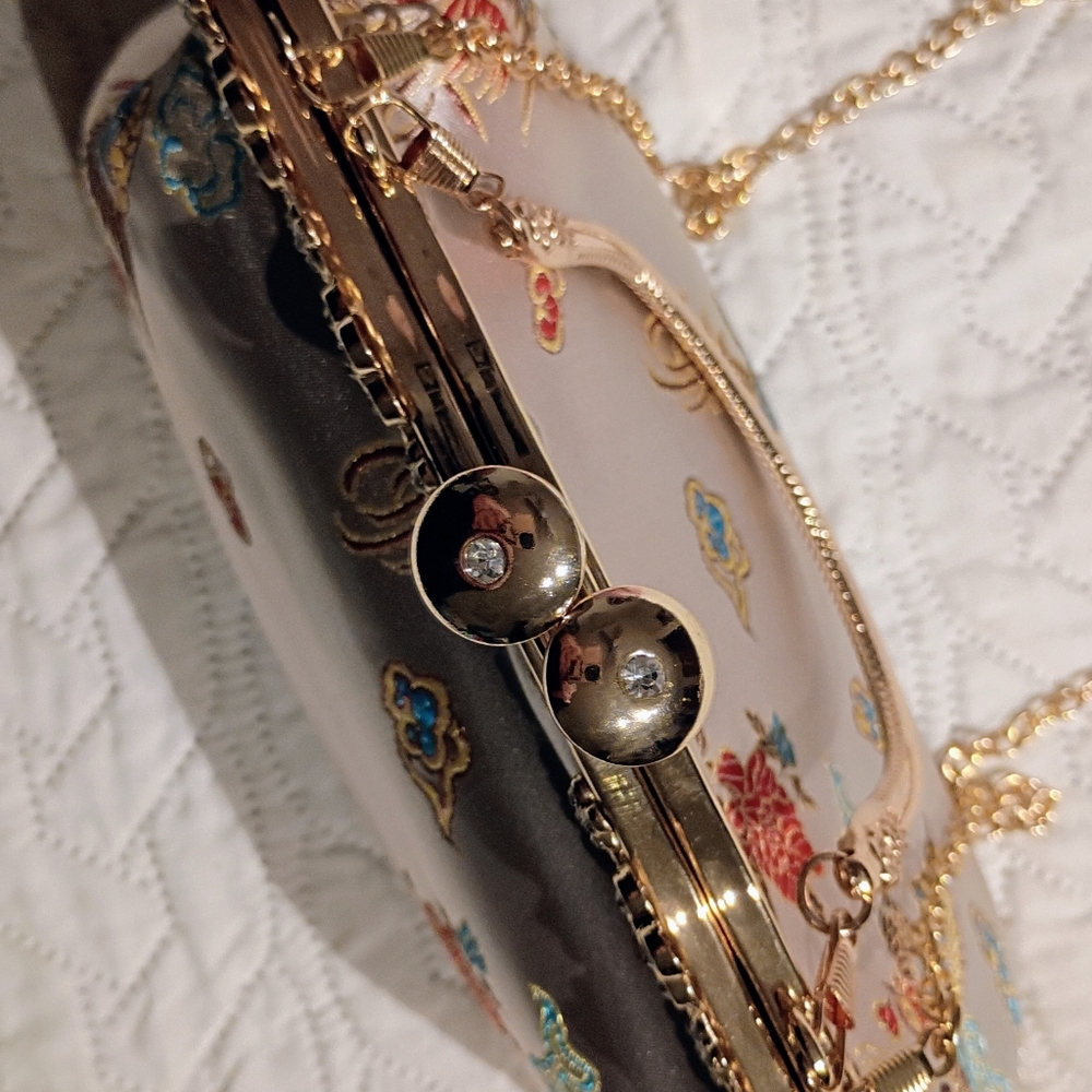 A Touch Of The Far East, Gold and Cream Satin Evening Bag - Picture 5 of 6